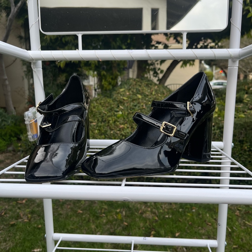 Forever 21 Black Patent Mary Jane Block Heel Pumps